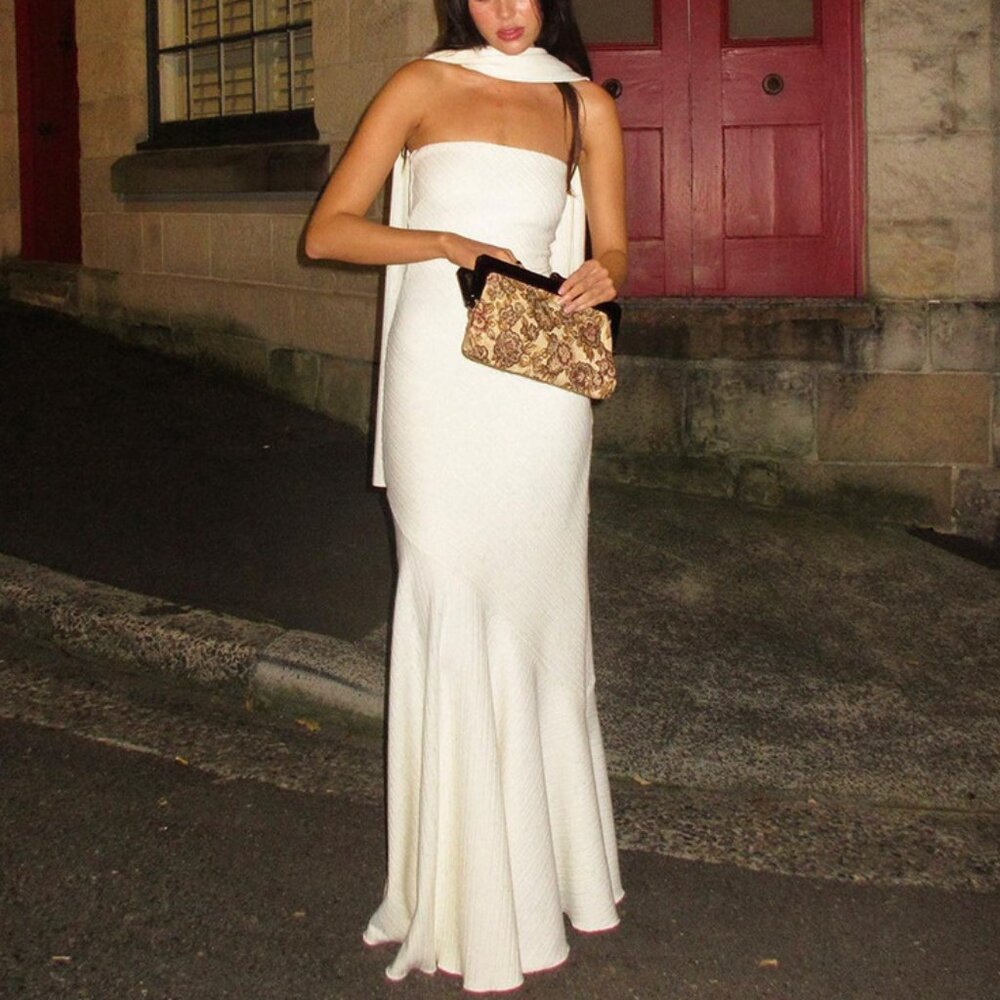 Sultry Fishtail Evening Dress | Bustier Top & Flowy Train | Sleek Bodycon Silhou